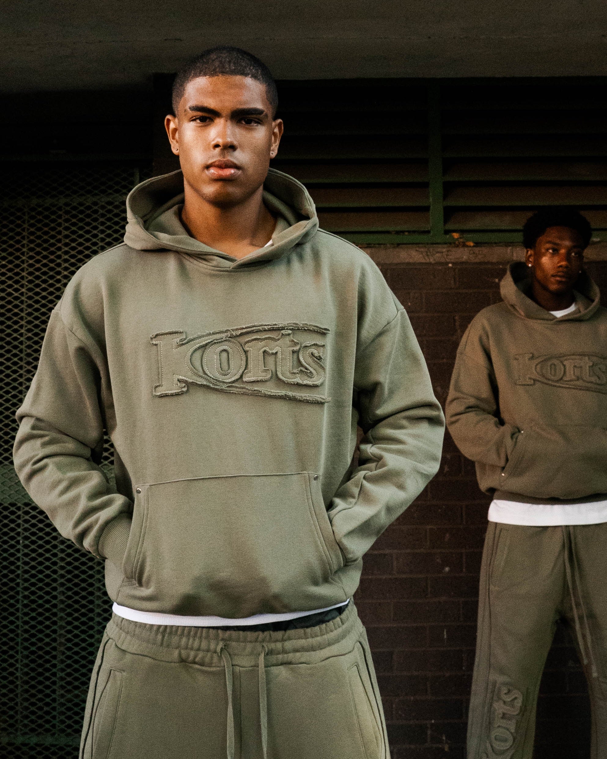 Model view of Kortsiide Patchwork Korts Khaki Hoodie